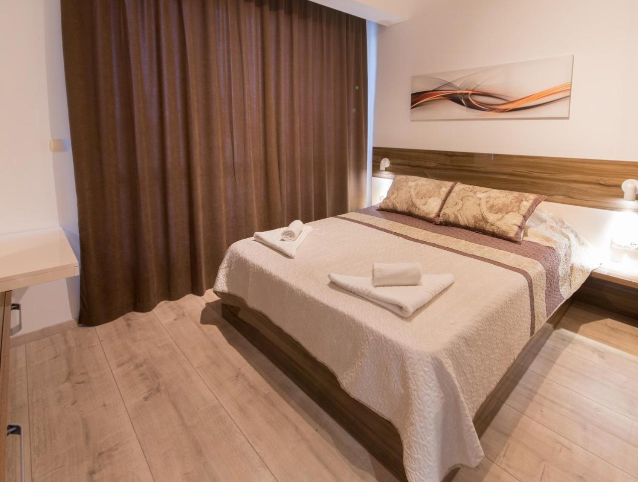 City Apartments Triumph Warna Exterior foto